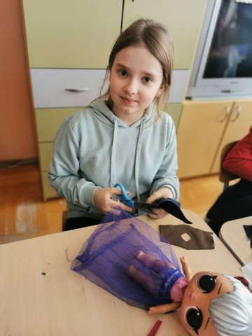 b_1024_768_0_00_images_2022_2023_Swietlica_krawiectwo_334837448_694026659181584_7474011149463200213_n